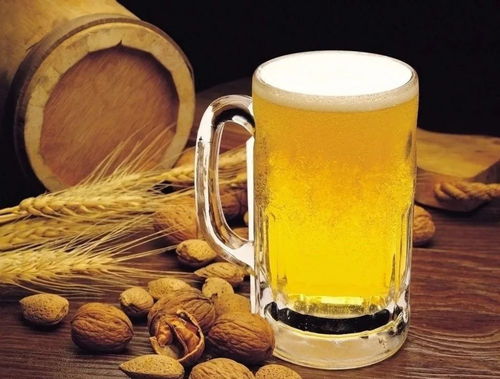 夏日消暑“神器”真的靠譜嗎？西瓜、冰棍、綠豆湯與酒精飲品的陷阱與真相